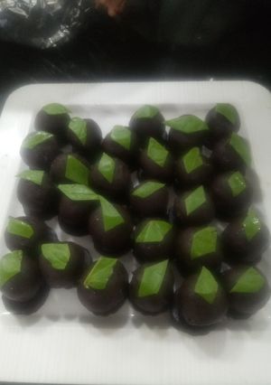 A picture of Chocolate Paan Balls.