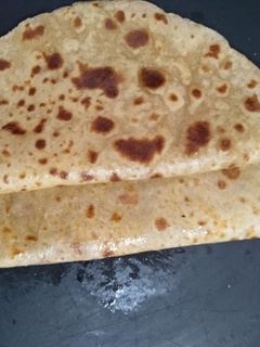 બે પડી રોટી (Do Padi Roti Recipe In Gujarati) રેસીપી મુખ્ય ફોટો