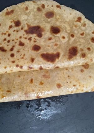 બે પડી રોટી (Do Padi Roti Recipe In Gujarati) રેસીપી મુખ્ય ફોટો