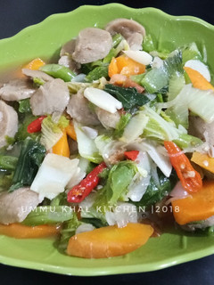 Foto resep Tumis Sayuran Campur Bakso ala Nana Hanif