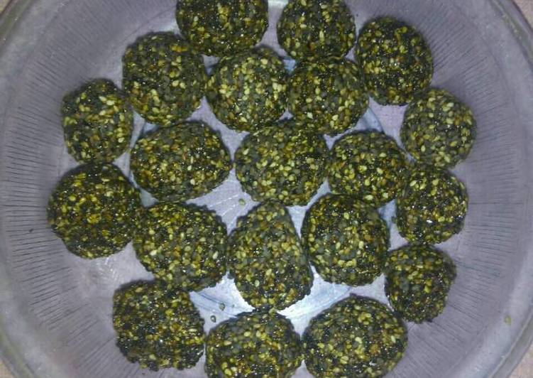 Black sesame seeds ladoo