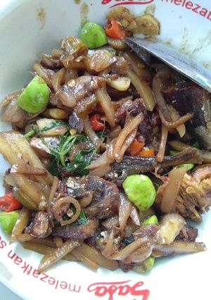 Foto resep Ikan asin awur awur 😁
