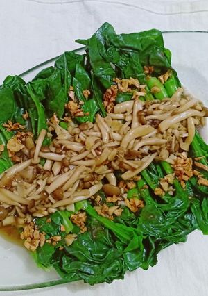 Foto resep Kailan, shimeji mushroom with oyster garlic sauce