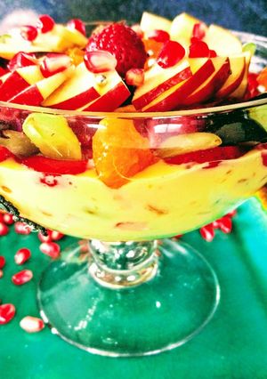 फ्रूट कस्टर्ड एप्पल पाई के साथ (Fruit custard apple pie ke saath recipe in hindi) रेसिपी मुख्य फोटो