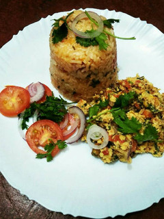 A picture of Fried rice with scrambled eggs.
