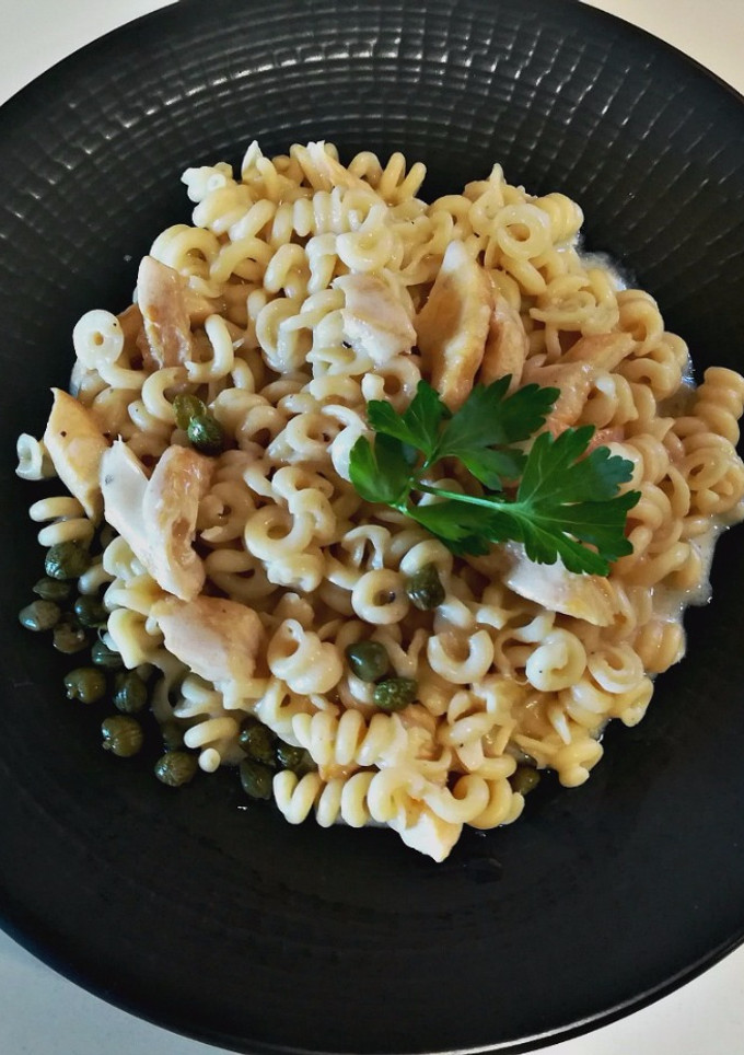 Una foto de Fusille con salsa Alfredo