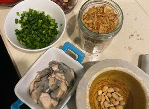 Hình của món Hàu sữa nướng mỡ hành.