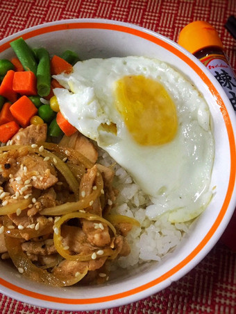 Langkah Mudah untuk Menyiapkan Rice Bowl Ayam Lada hitam yang Sempurna