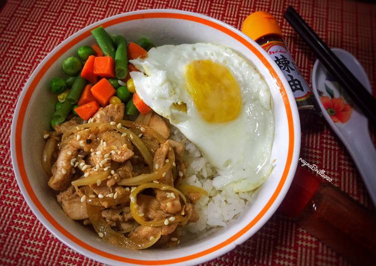 Resep Rice Bowl Ayam Lada hitam yang Enak Banget
