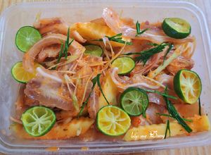 Hình của món Tai heo sốt thái.
