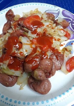 A picture of Cabbage, Smoked Sausage, and Carrot.
