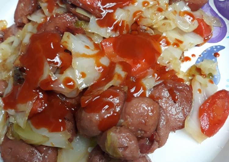 Recipe of Super Quick Homemade Cabbage, Smoked Sausage, and Carrot