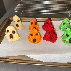 A picture of Coconut cones (ghosts) - children recipe - happy Halloween 🎃.