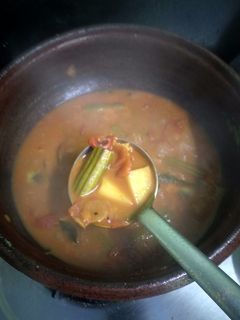 முருங்கைகாய் உருளைகிழங்கு 🥔கத்தரிக்காய்🍆 புளிகுழம்பு செய்முறை முக்கிய புகைப்படம்