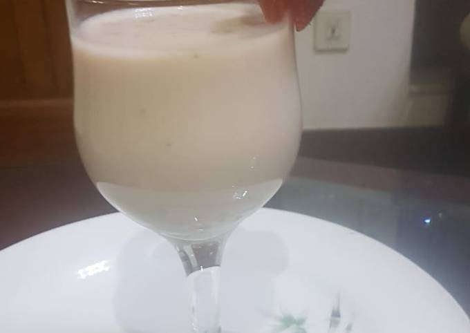 Strawberry milk shake