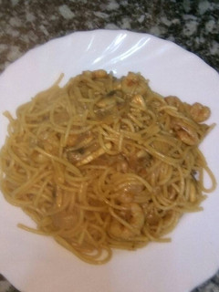 Una foto de Espaguettis con gambitas