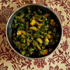 A picture of Onion aloo bhindi masala.