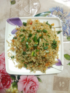 वेज फ्राइड राइस (veg fried rice recipe in hindi) रेसिपी मुख्य फोटो