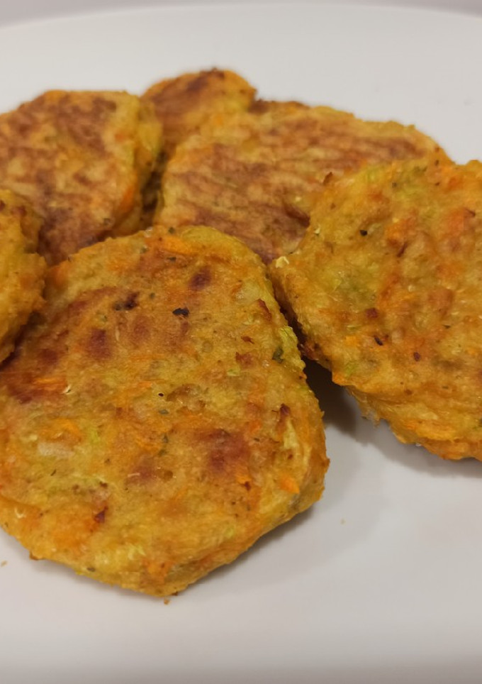 Una foto de Hamburguesas de calabacín y zanahoria (BLW)
