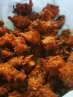 A picture of Schezwan Gobhi Pakoda.