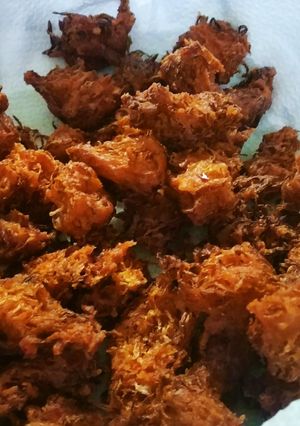 A picture of Schezwan Gobhi Pakoda.