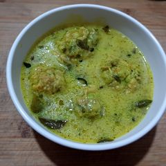 A picture of Fenugreek Kadhi gole.