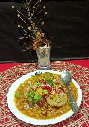 A picture of Ragda Patties.