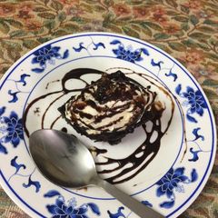 A picture of Eggless chocolate brownie.