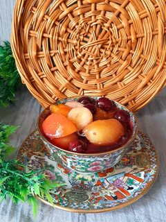 عکسی از دستور کمپوت چند میوه