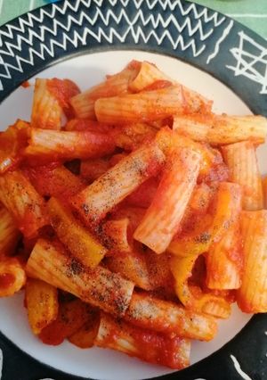 Foto di Pasta al sugo con i peperoni