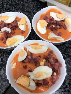Una foto de 18. Salmorejo cordobés (entrante sopa)