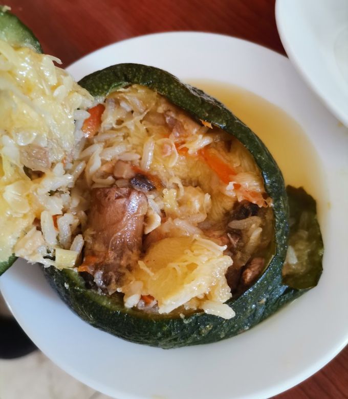 Una foto de Zapallito Italiano Relleno con Arroz