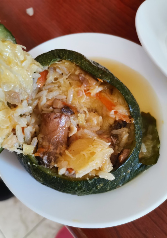 Una foto de Zapallito Italiano Relleno con Arroz