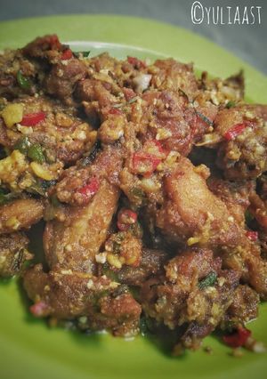 Foto resep Ayam Goreng Telur Asin Pedas