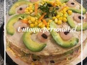 Una foto de torta morada