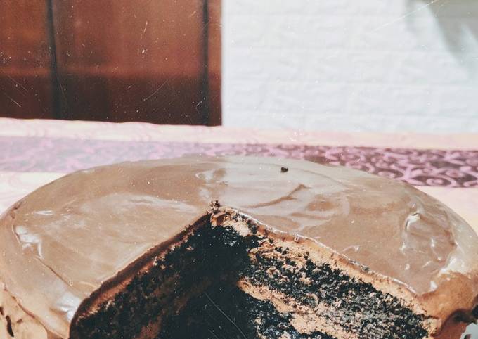 fudgy healthy chocolate cake recipe main photo