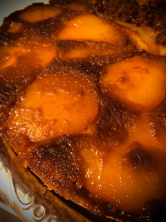 Una foto de Torta invertida de peras 🍐