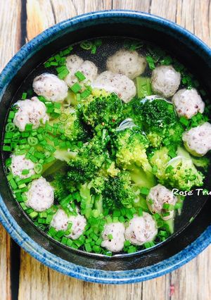 Hình của món Canh Bông Cải Xanh Nấu Mọc.