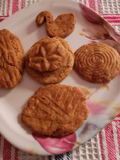 गुड़ का ठेकुआ (Gud ka thekua recipe in Hindi) रेसिपी मुख्य फोटो