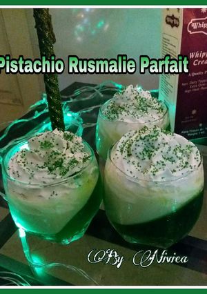 A picture of Pistachio Rusmalie parfait.