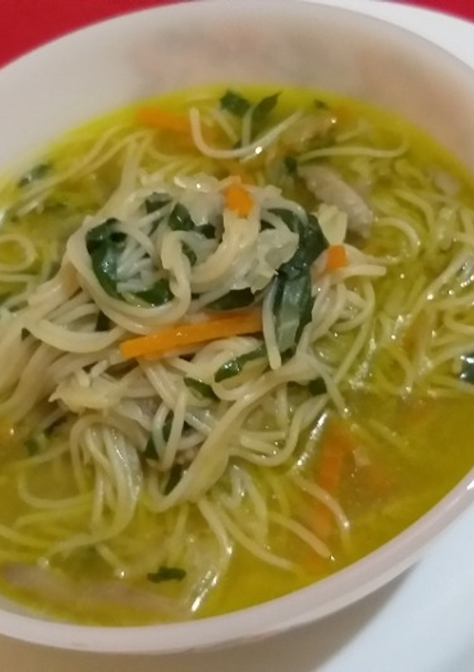 Una foto de Sopa de fideos cantonesa