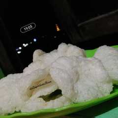รูปของ Kerupuk Nasi Rasa Ayam