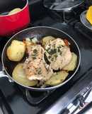 Pavita y papas doradas