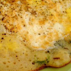 A picture of Egg Dosa.