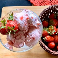 A picture of Strawberry Ice-cream.