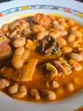 Judías pintas con chorizo, morcilla y panceta