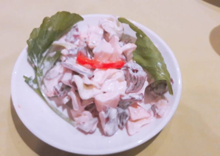 Rainbow vegetables  and zater leaves salad