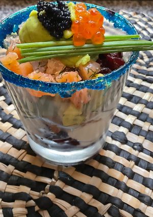 Une photo de 🎨Verrines Avocat 🥑Saumon 🍣 Betterave🌶️