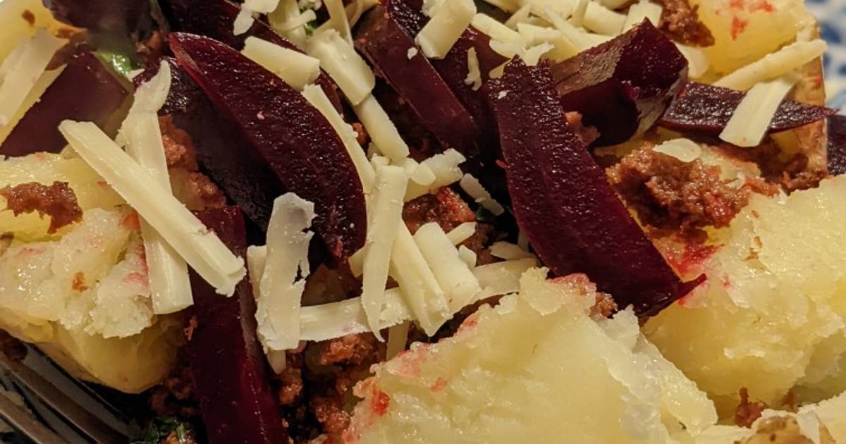 Jacket potato with curried corned beef and beetroot for dinner Recipe