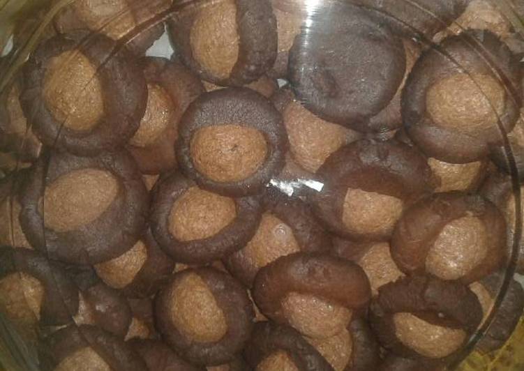 Langkah Mudah untuk Menyiapkan Choco cookies cococrunch, Lezat